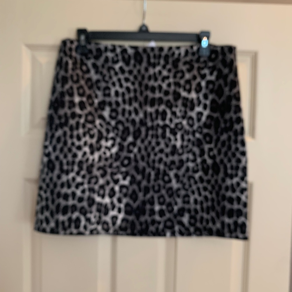 NWT Michael Kors Black/Gray Leopard Print Skirt sz M